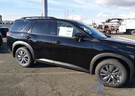 2025 Nissan Pathfinder Sv 4Wd z USA, uszkodzony, nr VIN 5N1DR3BC5SC312103